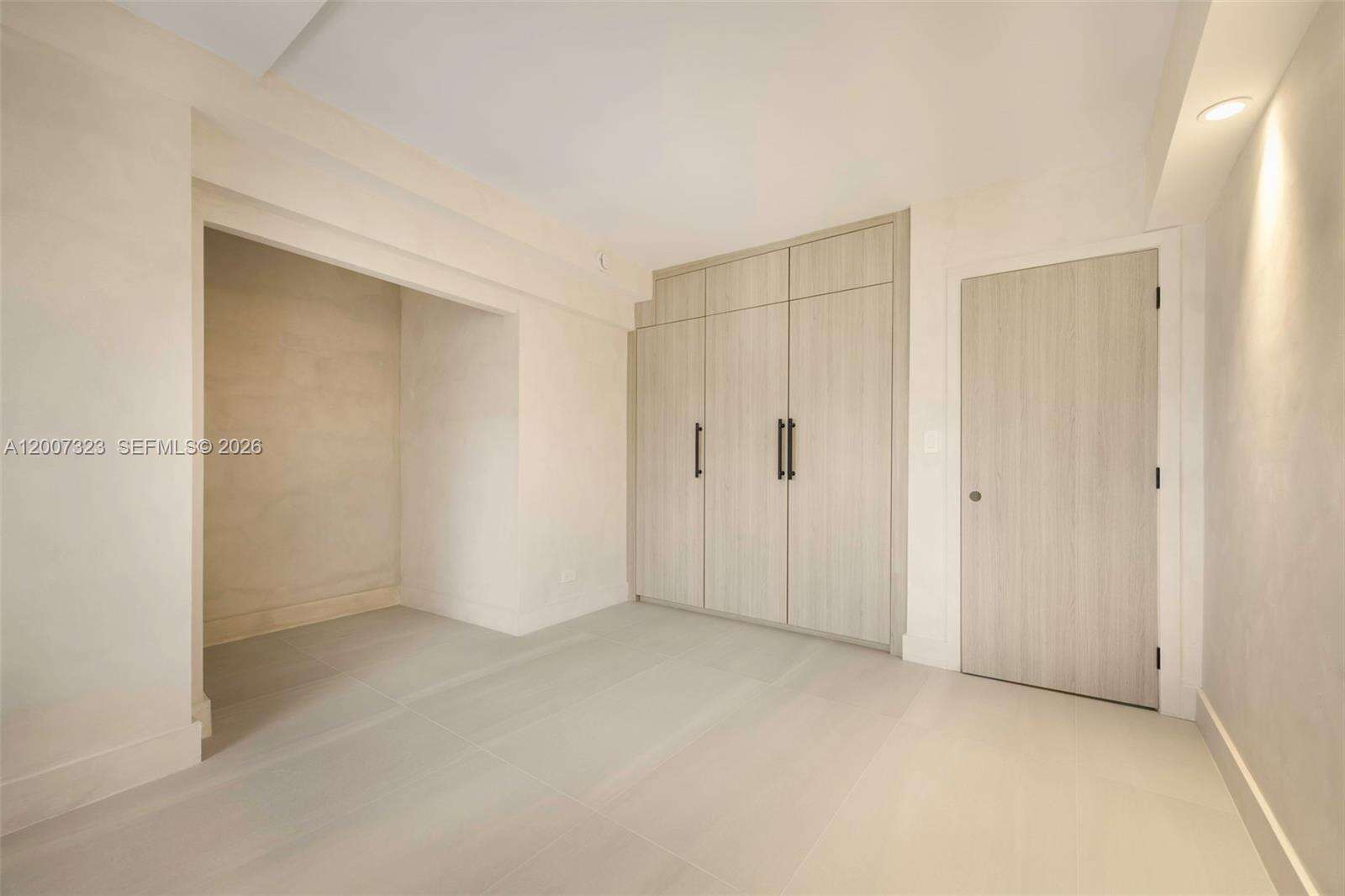 Roney Palace at 2301 Collins Ave, Miami Beach, FL 33139 - For Rent photo 17
