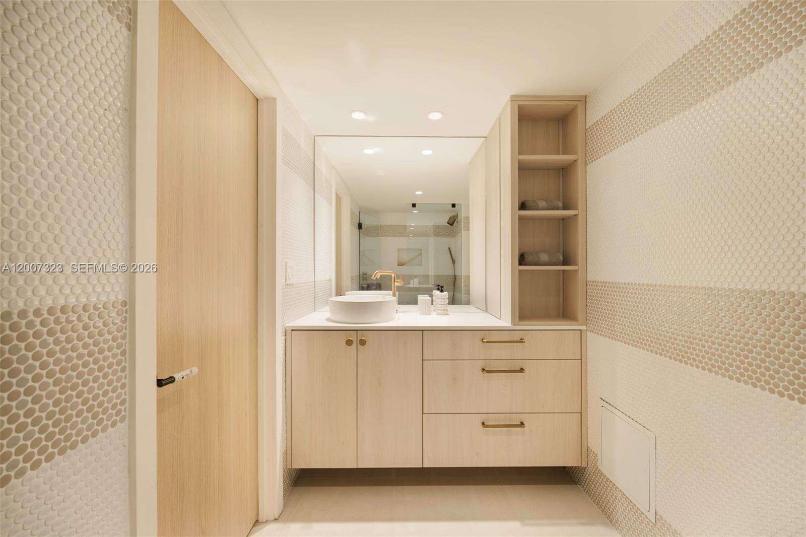 Roney Palace at 2301 Collins Ave, Miami Beach, FL 33139 - For Rent photo 19