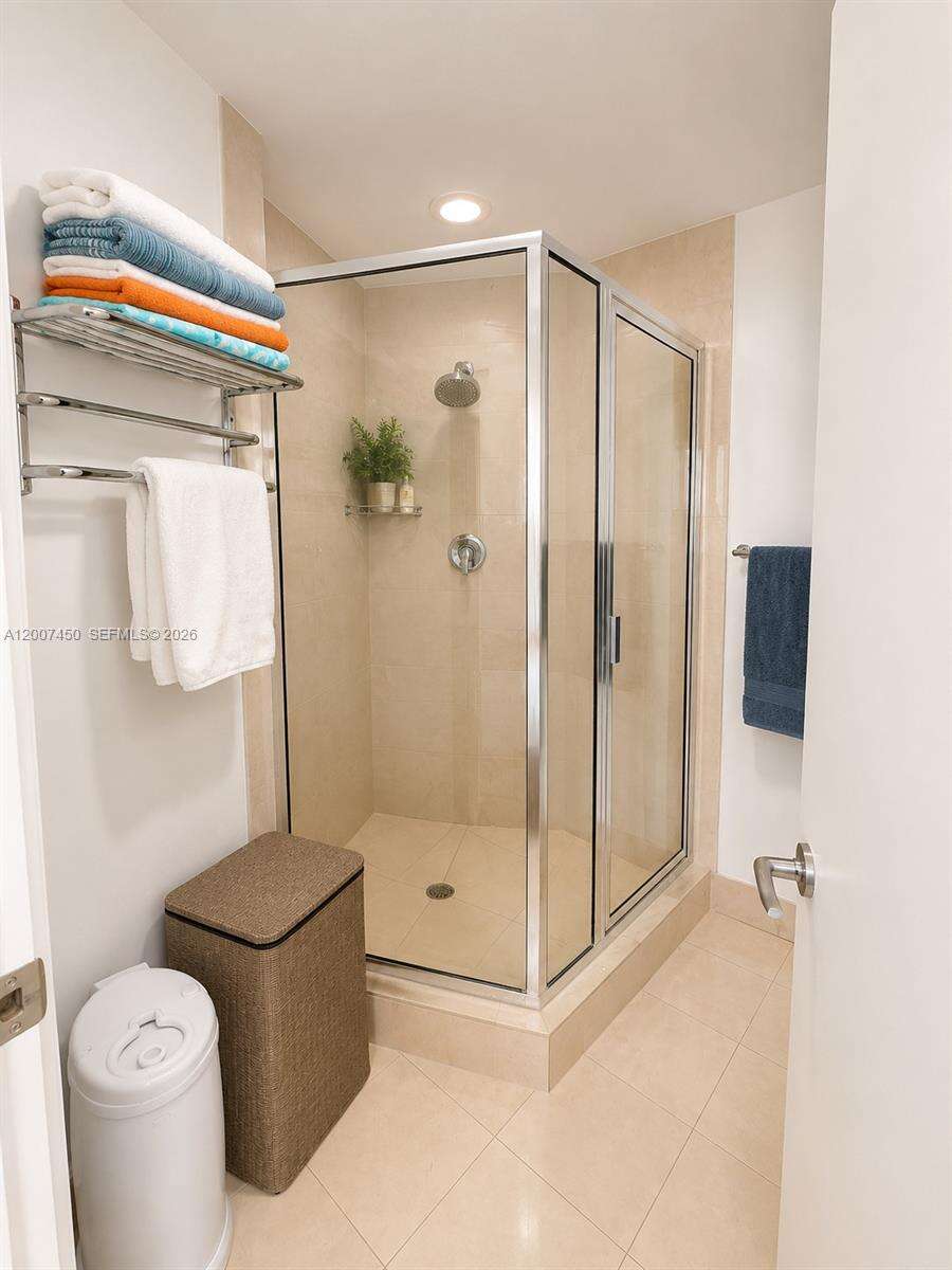Portofino Tower at 300 Pointe Dr, Miami Beach, FL 33139 - For Rent photo 20