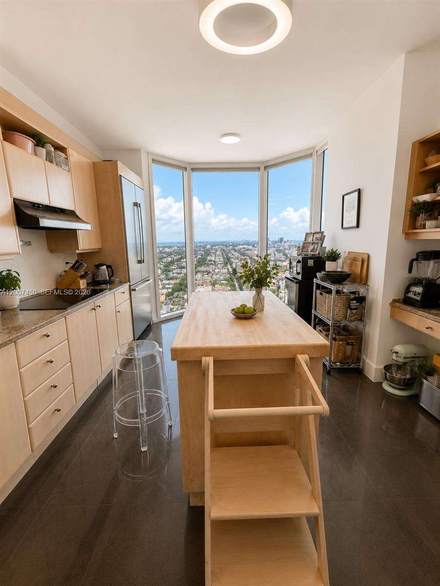 Portofino Tower at 300 Pointe Dr, Miami Beach, FL 33139 - For Rent photo 8