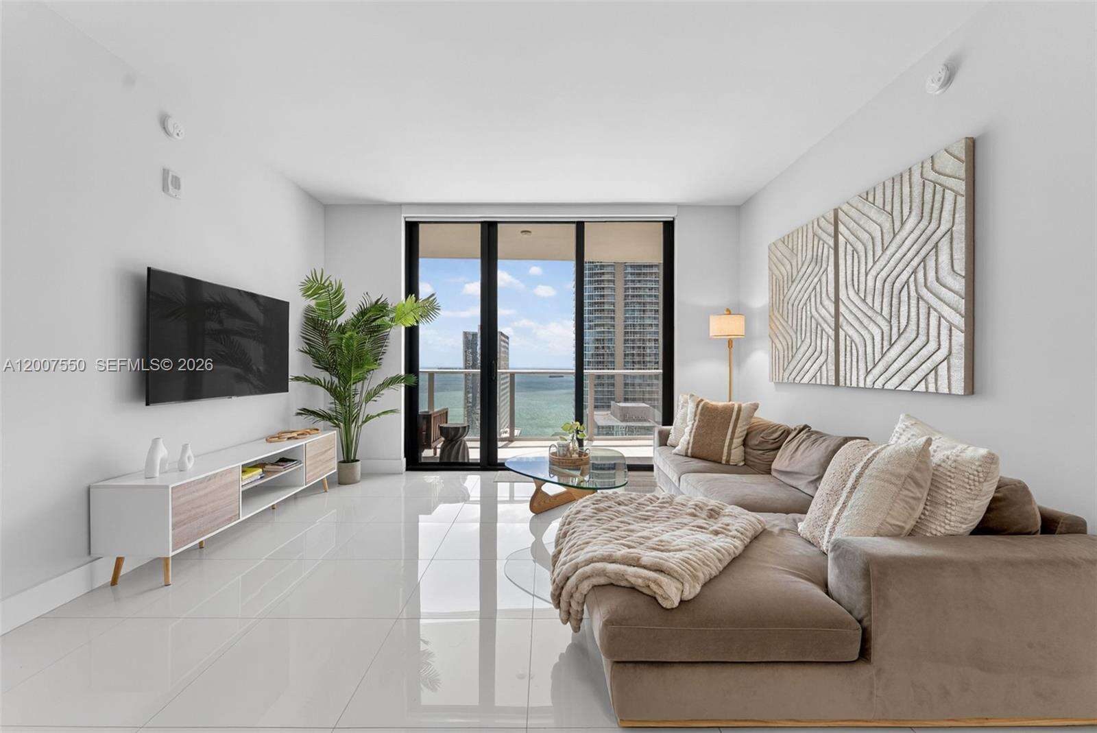 1010 Brickell at 1010 Brickell Ave, Miami, FL 33131 - For Rent photo 11