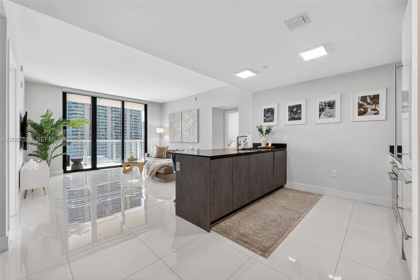 1010 Brickell at 1010 Brickell Ave, Miami, FL 33131 - For Rent photo 13
