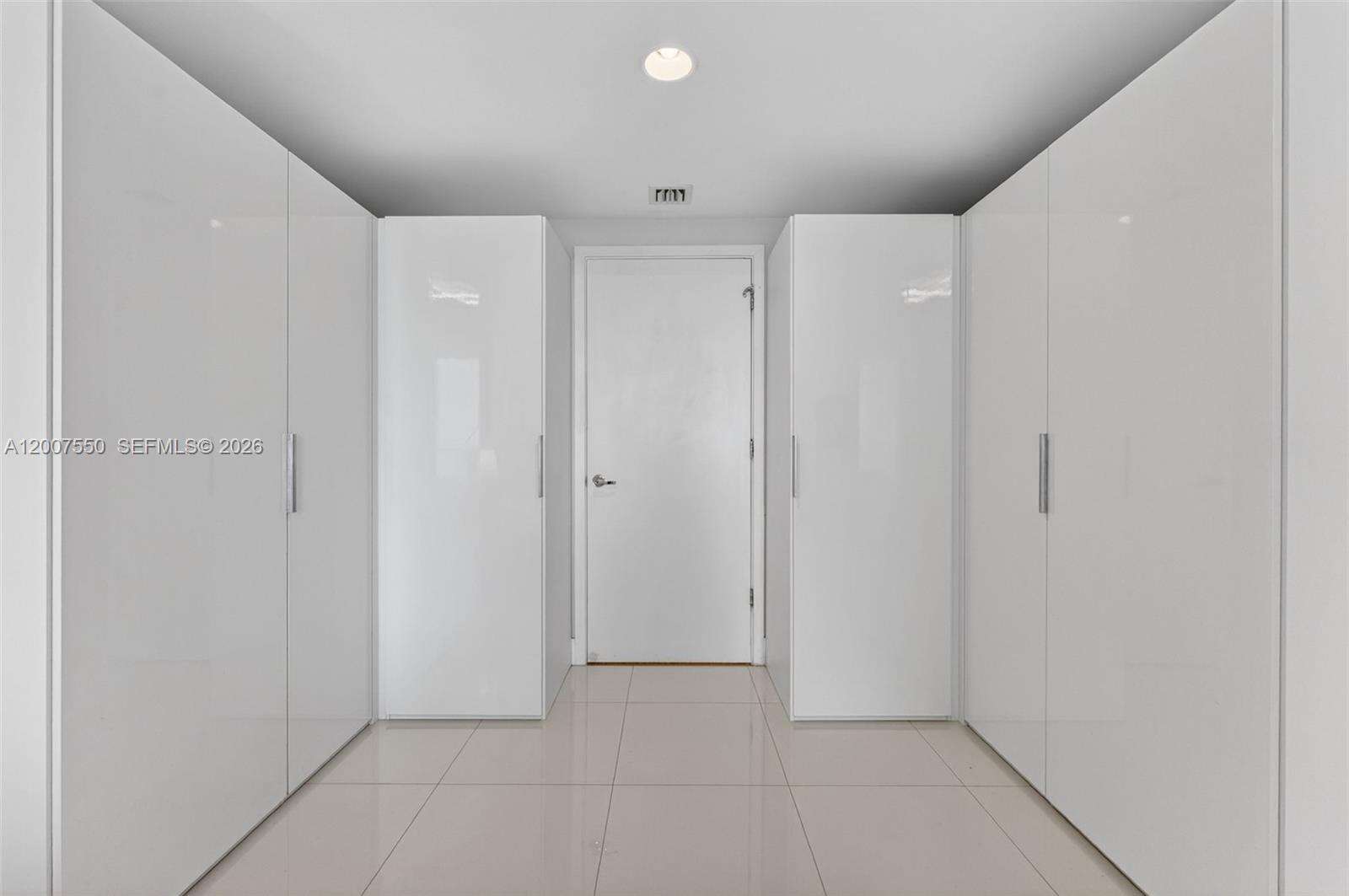 1010 Brickell at 1010 Brickell Ave, Miami, FL 33131 - For Rent photo 8