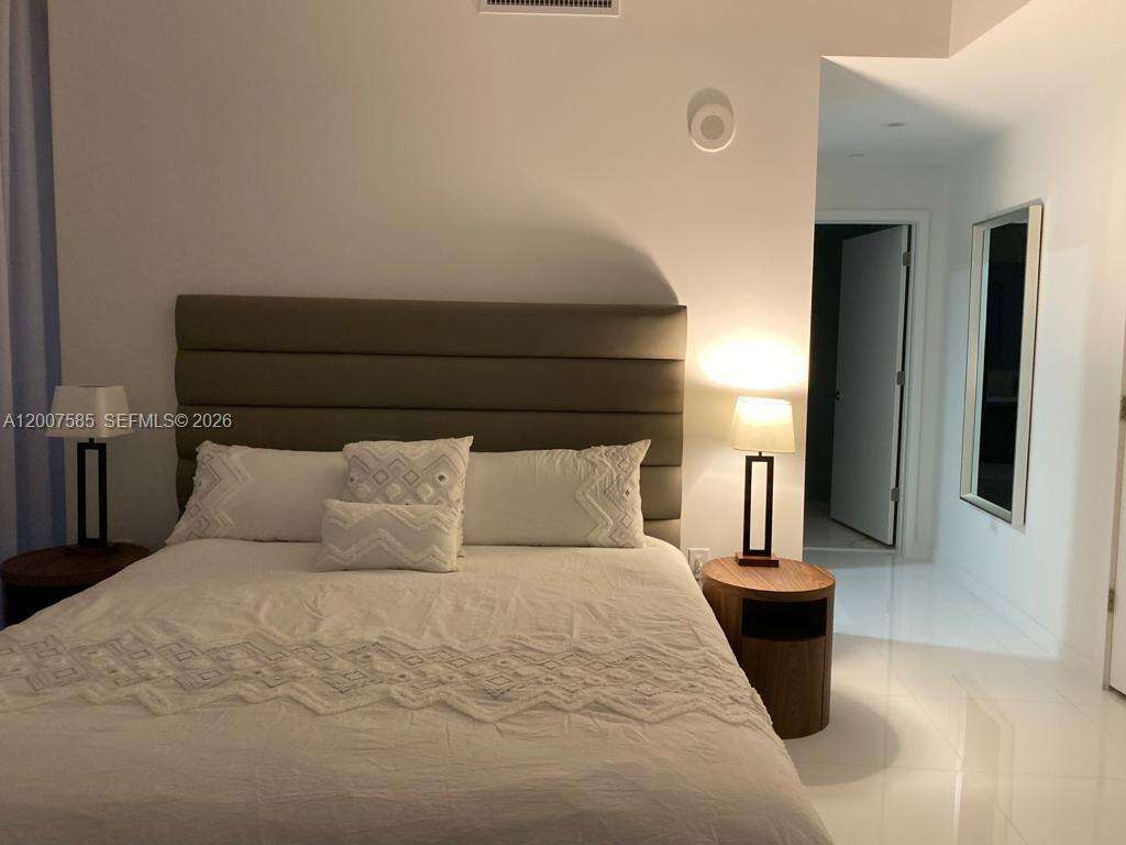 Paramount Miami Worldcenter at 851 1 Ave, Miami, FL 33132 - For Rent photo 4