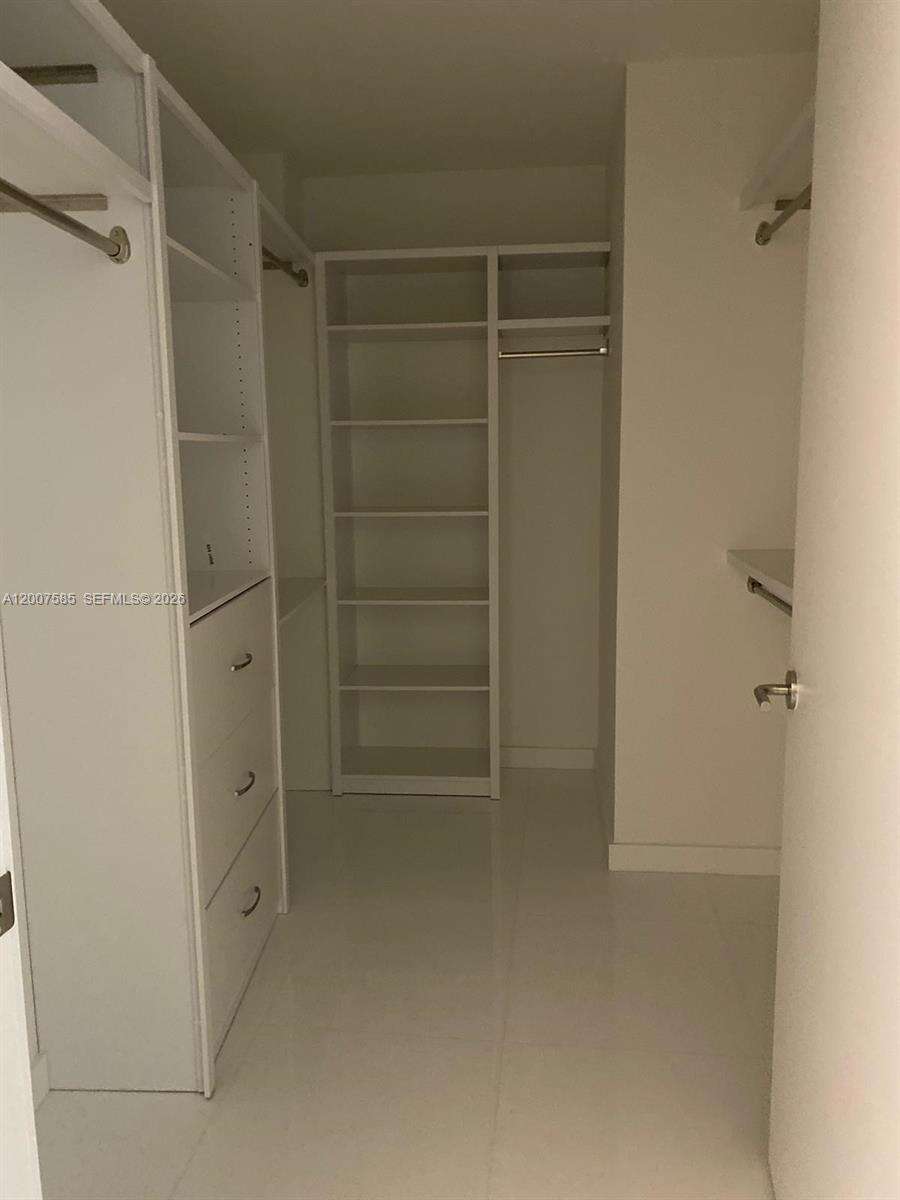 Paramount Miami Worldcenter at 851 1 Ave, Miami, FL 33132 - For Rent photo 5