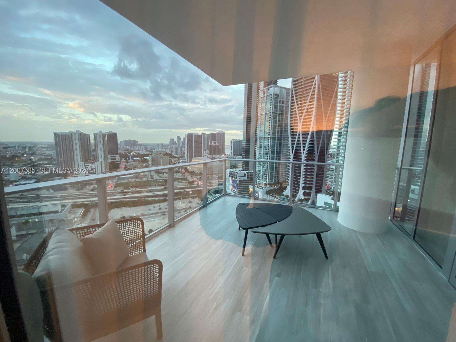 Paramount Miami Worldcenter at 851 1 Ave, Miami, FL 33132 - For Rent photo 7