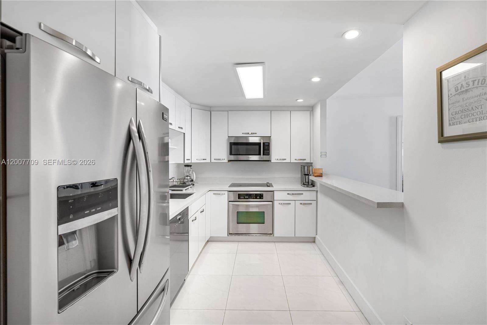 Ocean Reserve at 19370 Collins Ave, Sunny Isles Beach, FL 33160 - For Rent photo 4