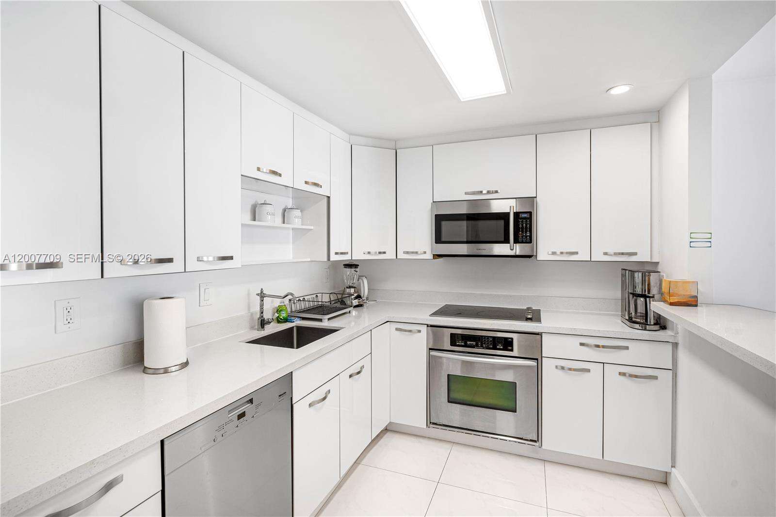Ocean Reserve at 19370 Collins Ave, Sunny Isles Beach, FL 33160 - For Rent photo 5