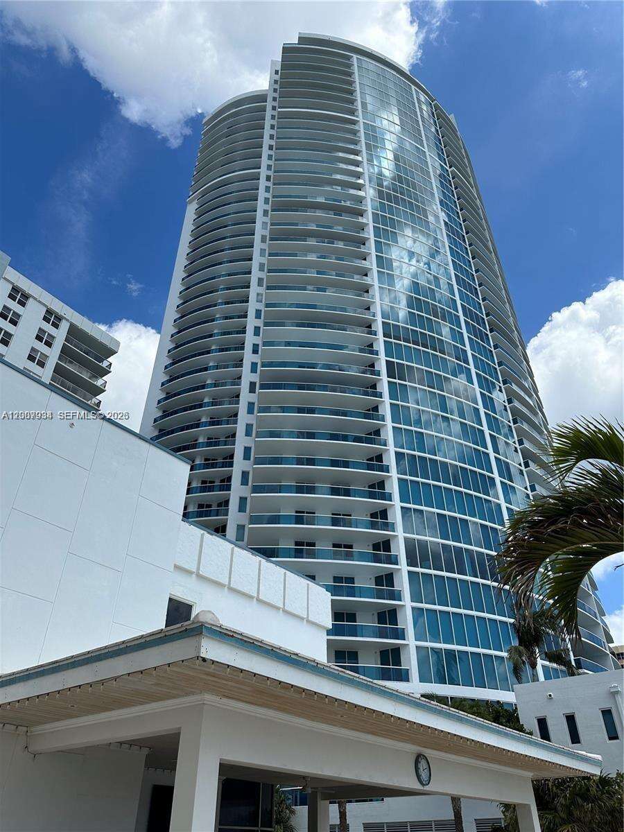 Aquarius at 2751 Ocean Dr, Hollywood, FL 33019 - For Rent photo 22