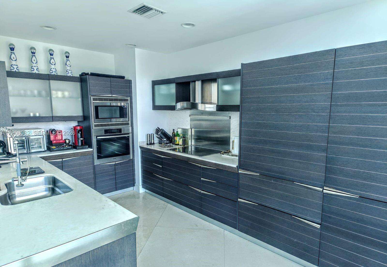 Epic Residences at 200 Biscayne Blvd Way, Miami, FL 33131 - For Rent photo 11