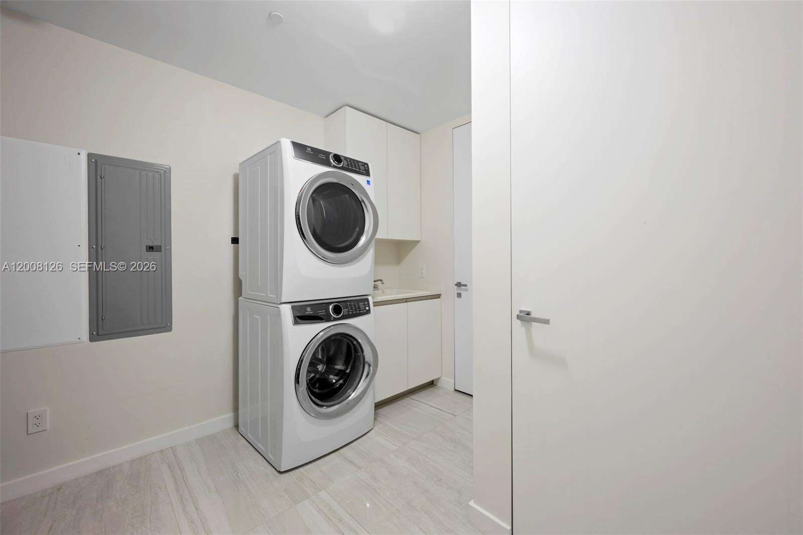Armani Casa at 18975 Collins Ave, Sunny Isles Beach, FL 33160 - For Rent photo 19