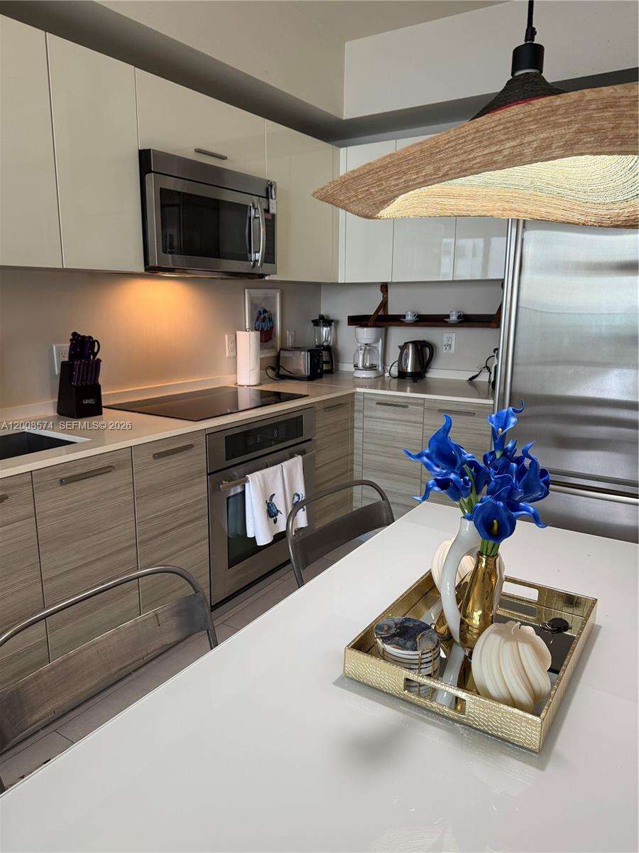 Brickell House at 1300 Brickell Bay Dr, Miami, FL 33131 - For Rent photo 11