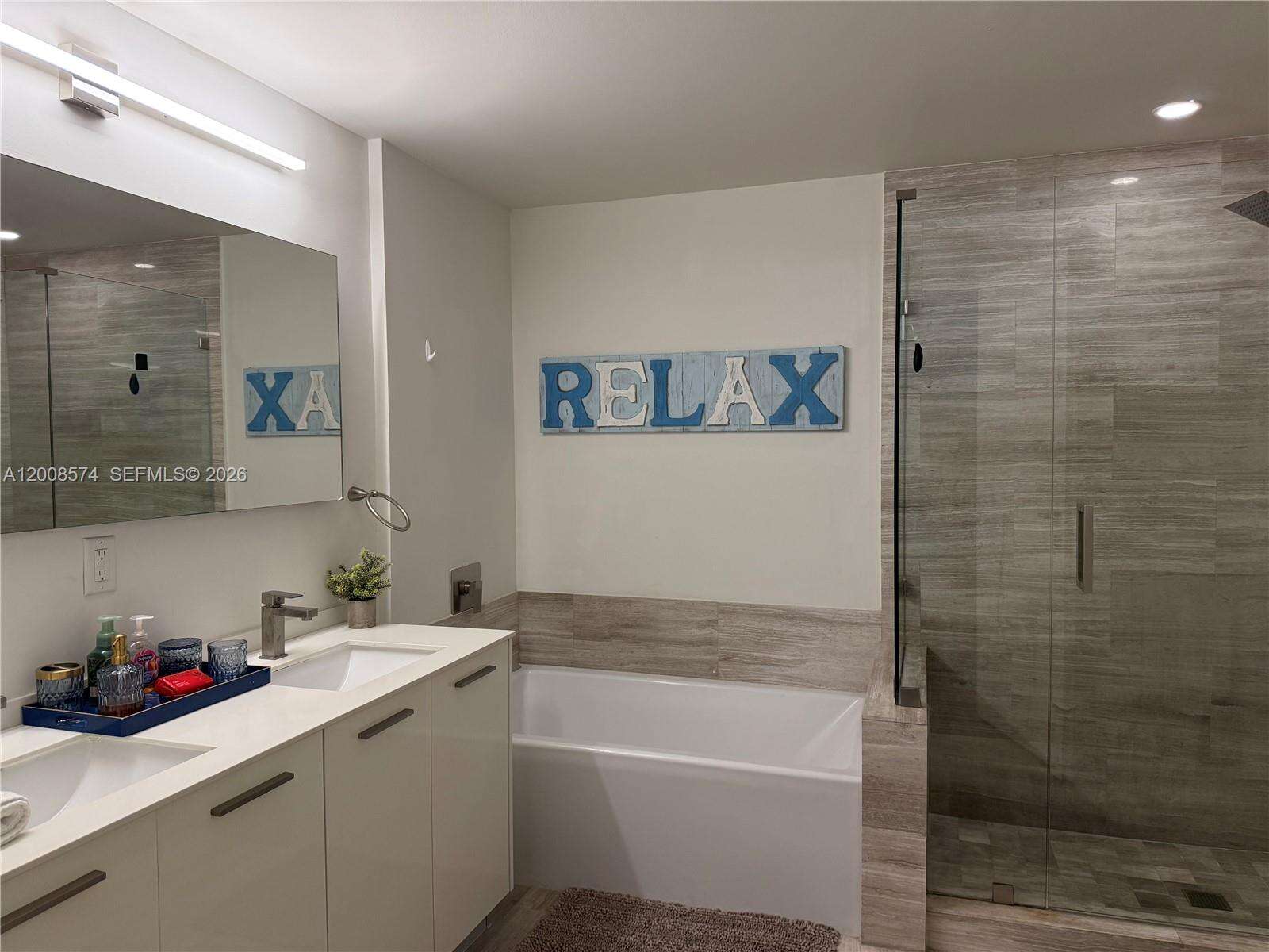 Brickell House at 1300 Brickell Bay Dr, Miami, FL 33131 - For Rent photo 16