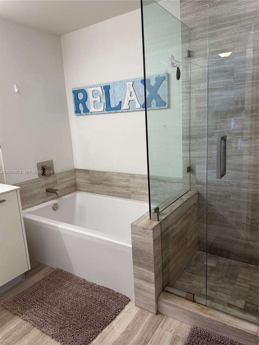 Brickell House at 1300 Brickell Bay Dr, Miami, FL 33131 - For Rent photo 17