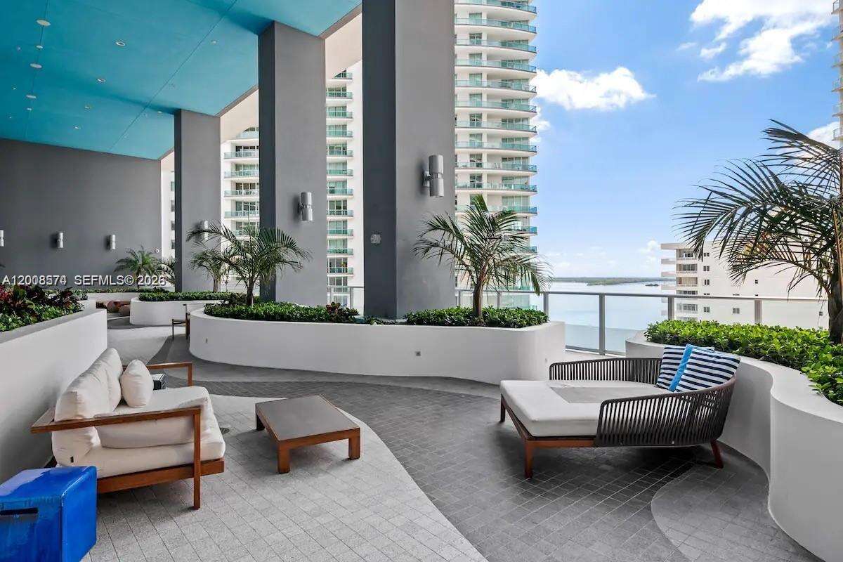 Brickell House at 1300 Brickell Bay Dr, Miami, FL 33131 - For Rent photo 30