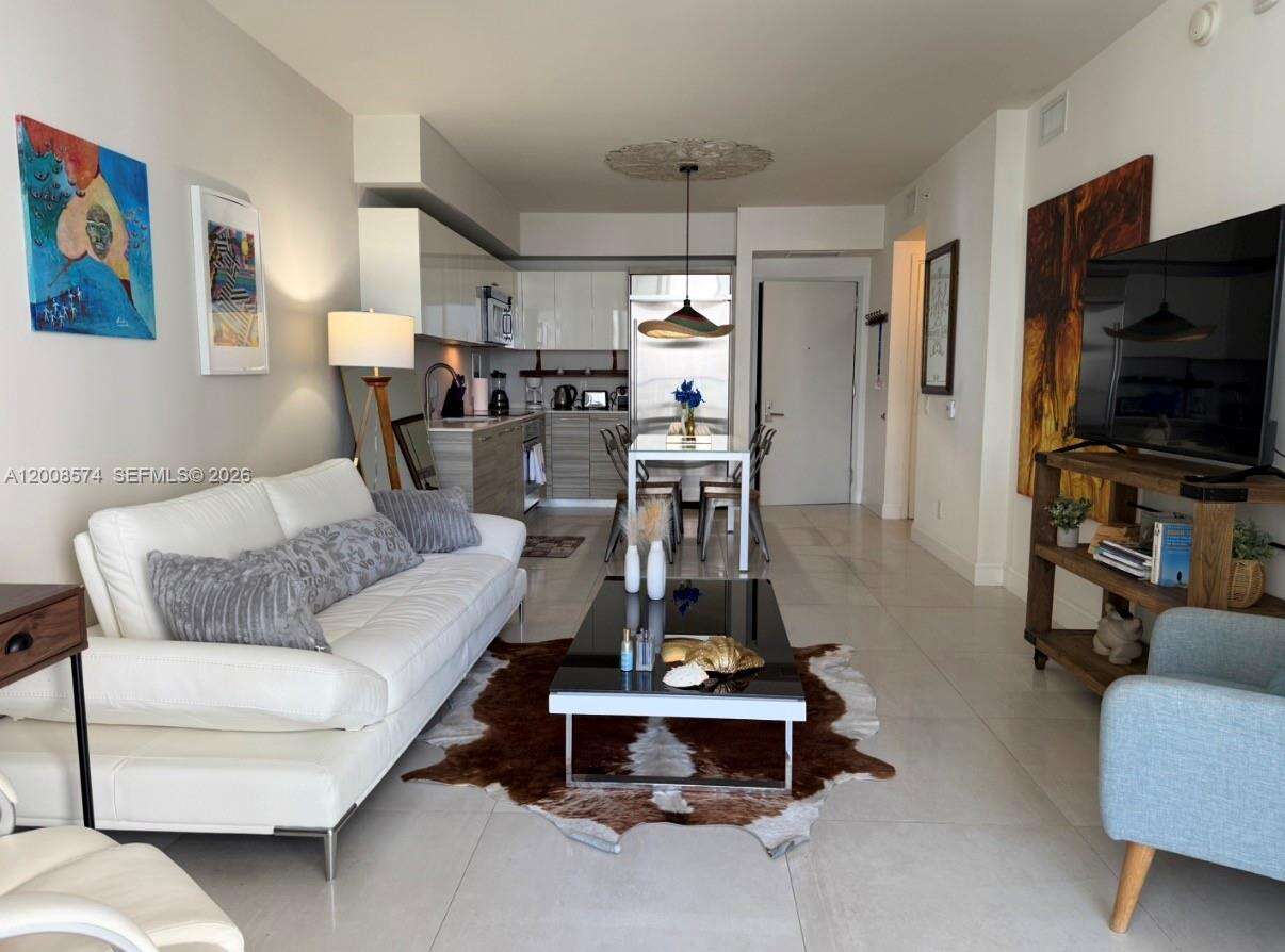 Brickell House at 1300 Brickell Bay Dr, Miami, FL 33131 - For Rent photo 4