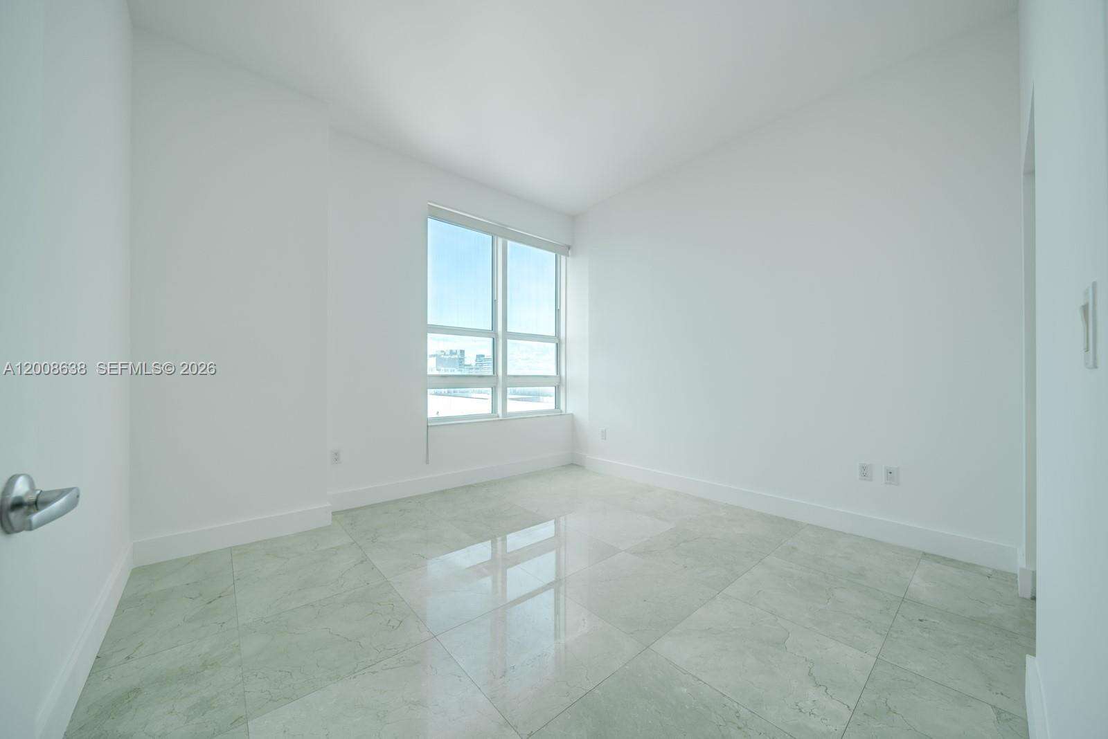The Plaza On Brickell East at 950 Brickell Bay Dr, Miami, FL 33131 - For Rent photo 14