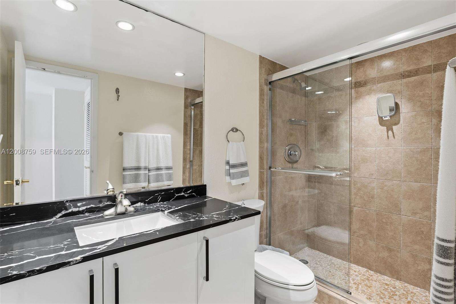Parker Plaza at 2030 Ocean Dr, Hallandale Beach, FL 33009 - For Rent photo 17