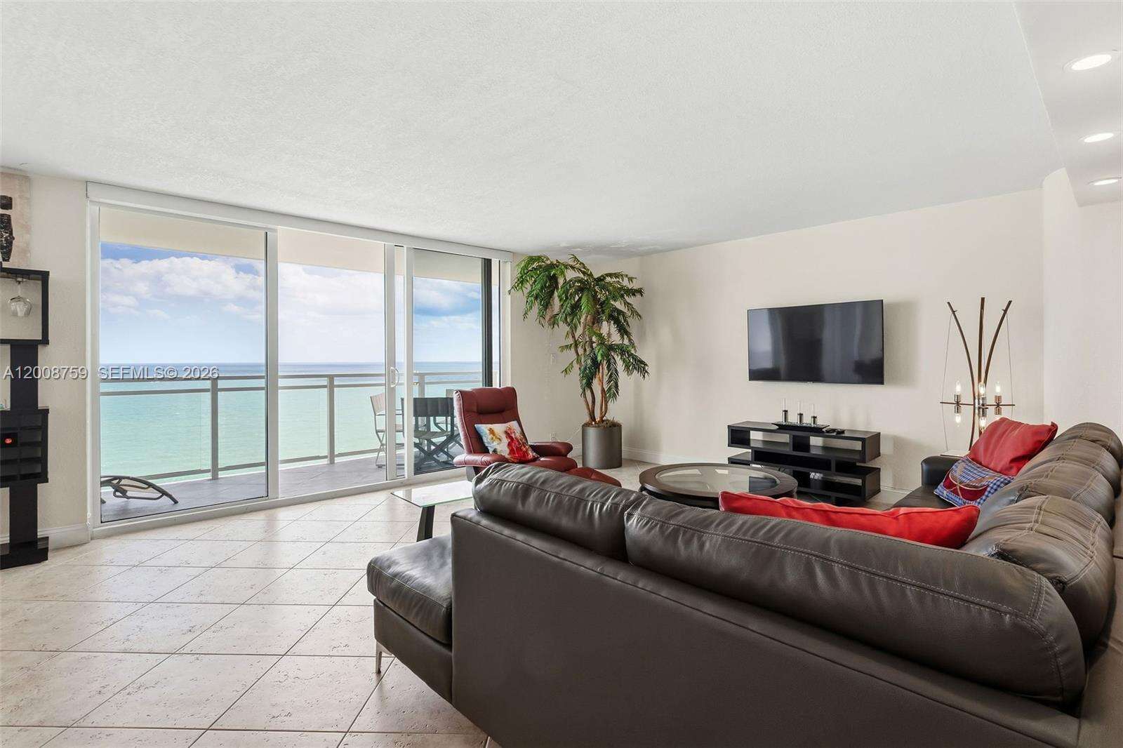 Parker Plaza at 2030 Ocean Dr, Hallandale Beach, FL 33009 - For Rent photo 5