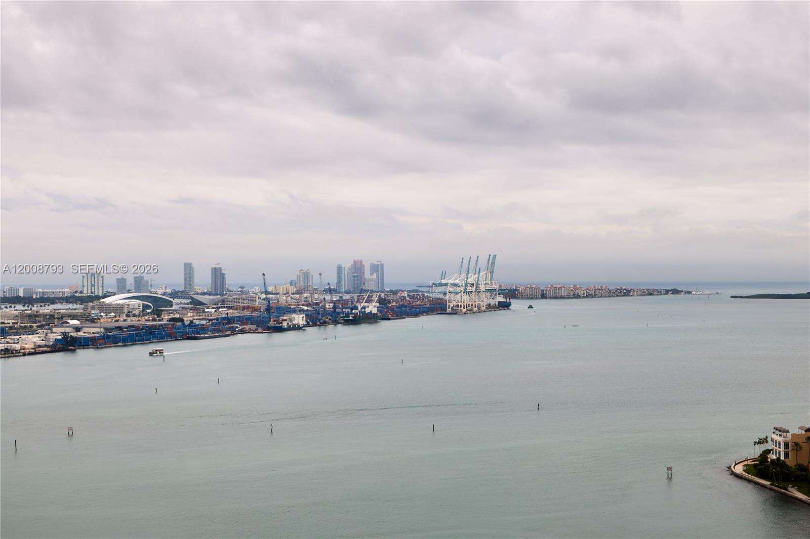 Met 1 at 300 Biscayne Blvd, Miami, FL 33131 - For Rent photo 14