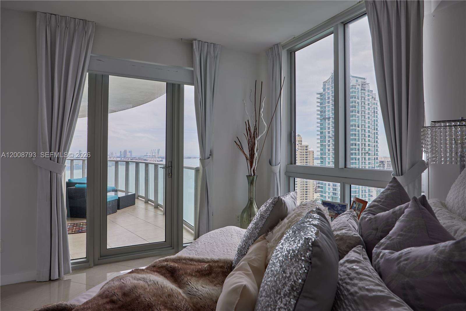 Met 1 at 300 Biscayne Blvd, Miami, FL 33131 - For Rent photo 7