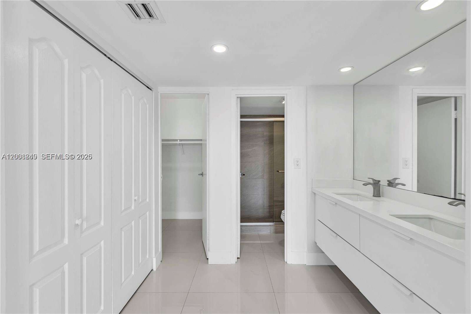 Arlen House at 100 Bayview Dr, Sunny Isles Beach, FL 33160 - For Rent photo 14
