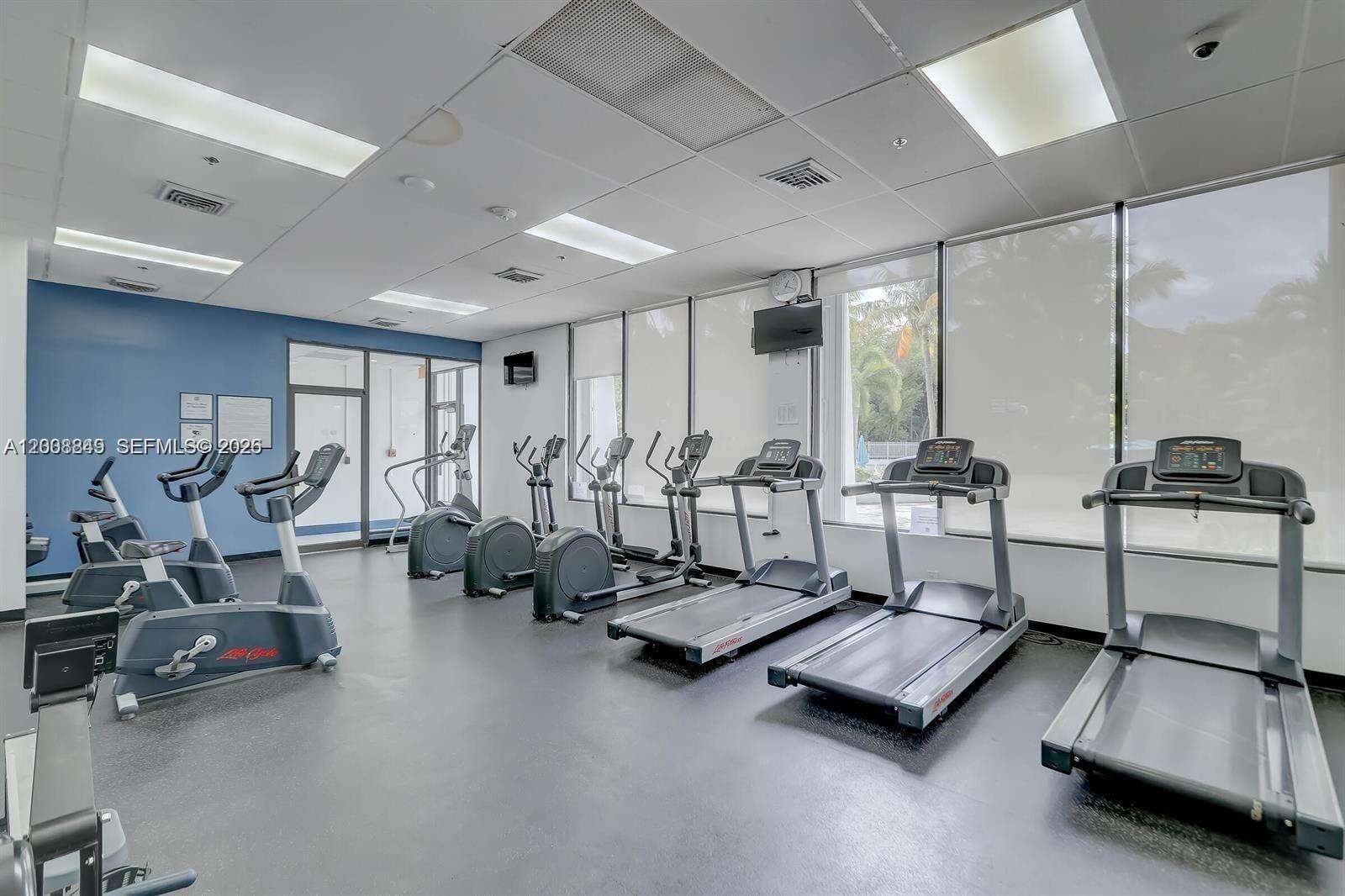 Arlen House at 100 Bayview Dr, Sunny Isles Beach, FL 33160 - For Rent photo 24
