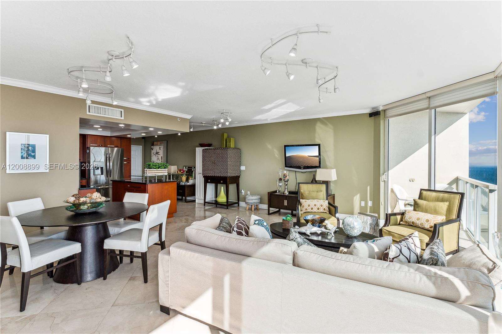 La Perla at 16699 Collins Avestr00062, Sunny Isles Beach, FL 33160 - For Rent photo 11