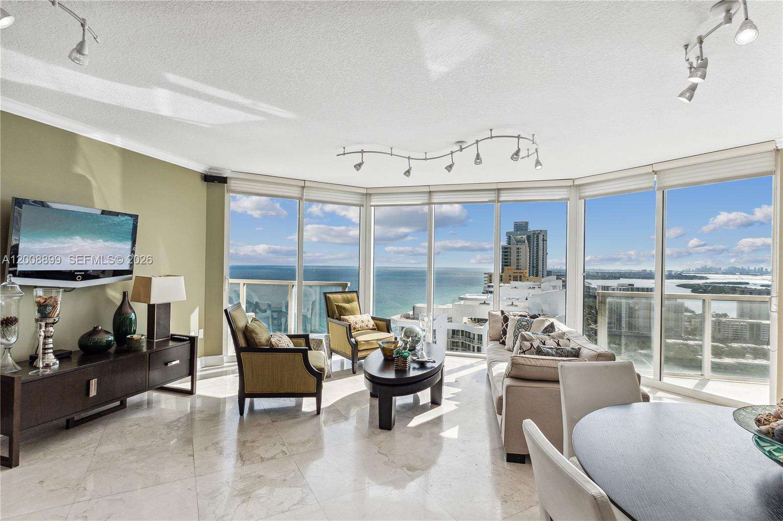 La Perla at 16699 Collins Avestr00062, Sunny Isles Beach, FL 33160 - For Rent photo 3