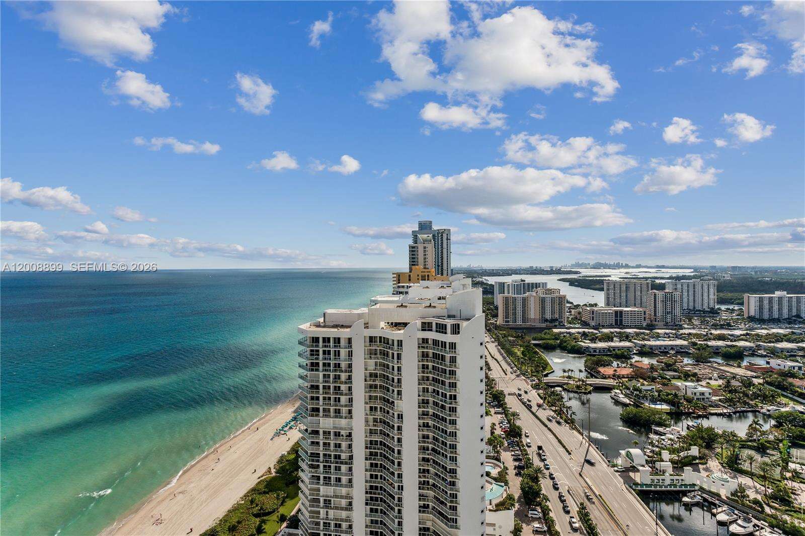 La Perla at 16699 Collins Avestr00062, Sunny Isles Beach, FL 33160 - For Rent photo 6