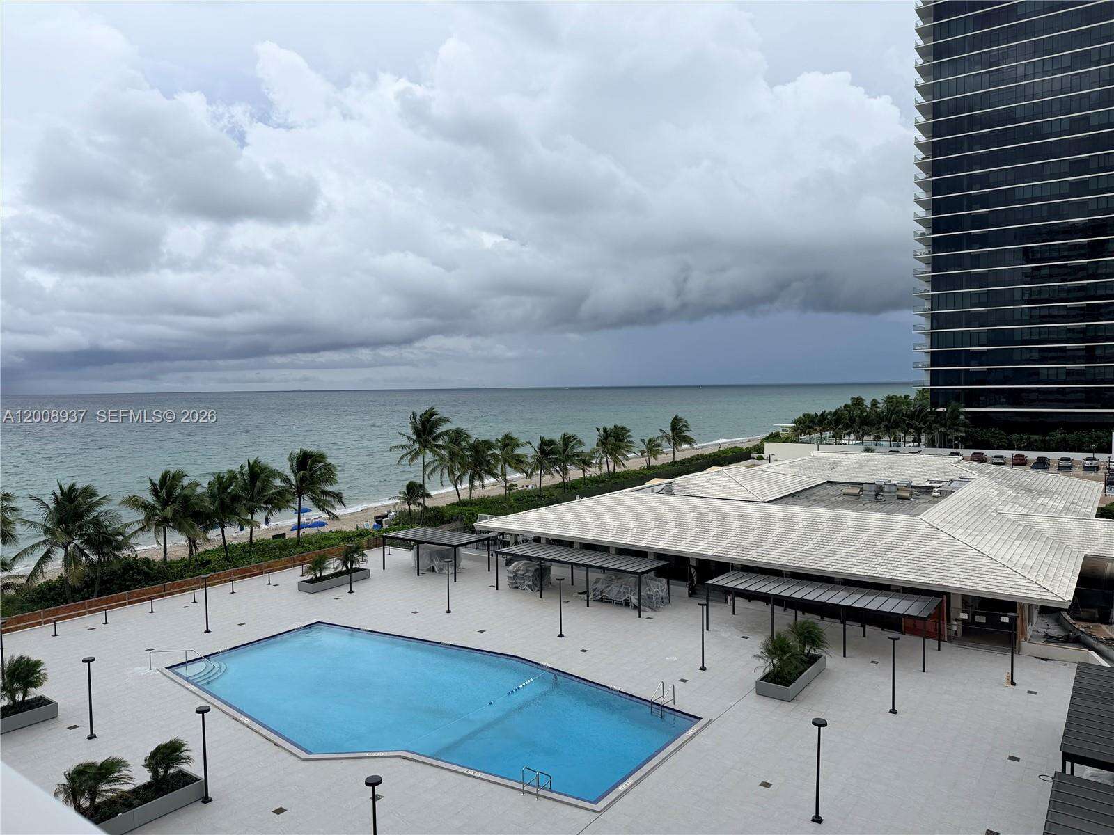 The Hemispheres at 1950 Ocean Dr, Hallandale Beach, FL 33009 - For Rent photo 1