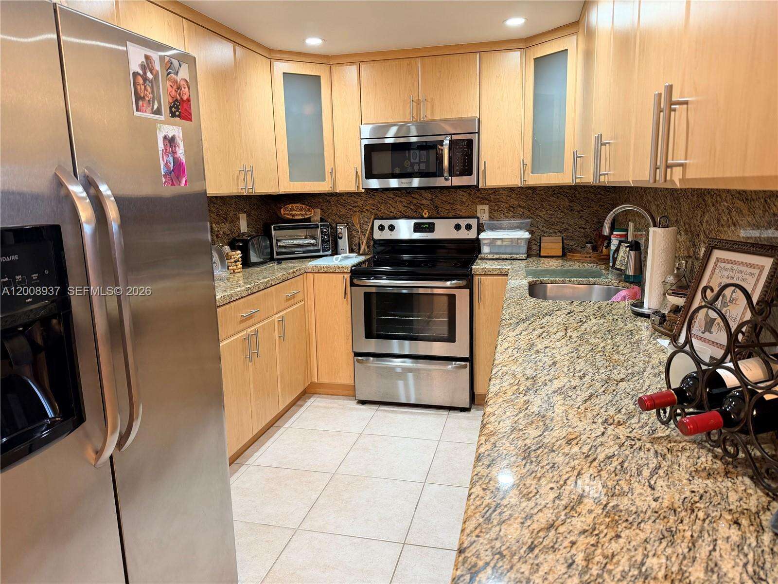 The Hemispheres at 1950 Ocean Dr, Hallandale Beach, FL 33009 - For Rent photo 3