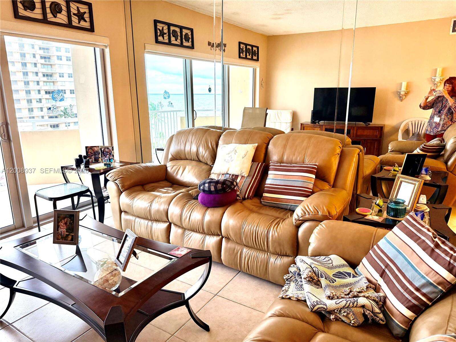 The Hemispheres at 1950 Ocean Dr, Hallandale Beach, FL 33009 - For Rent photo 7