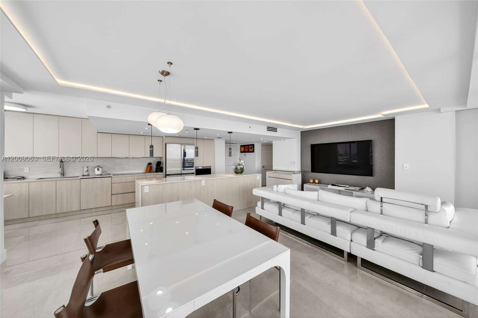 South Pointe Towers at 400 Pointe Dr, Miami Beach, FL 33139 - For Rent photo 12