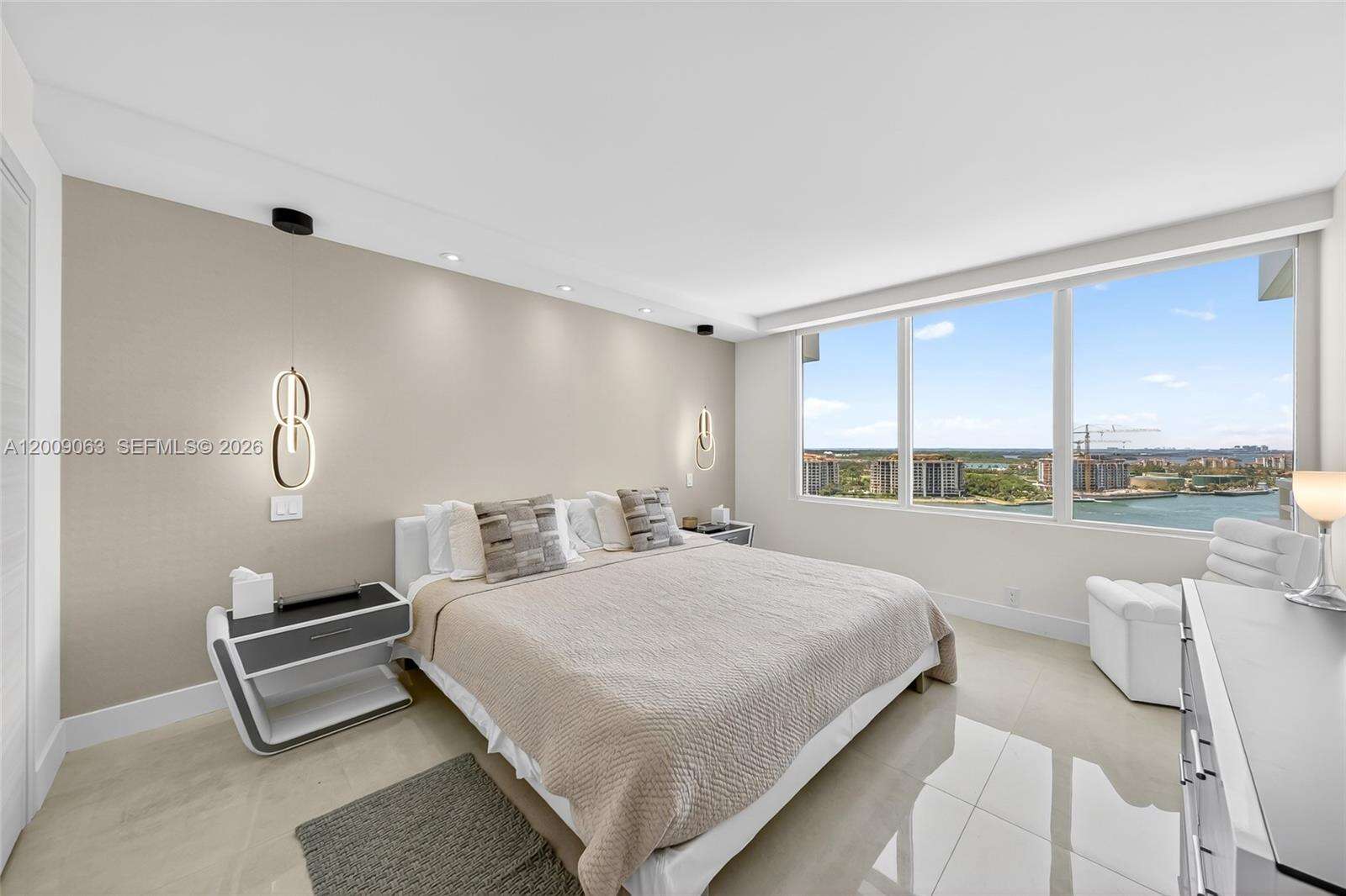 South Pointe Towers at 400 Pointe Dr, Miami Beach, FL 33139 - For Rent photo 17