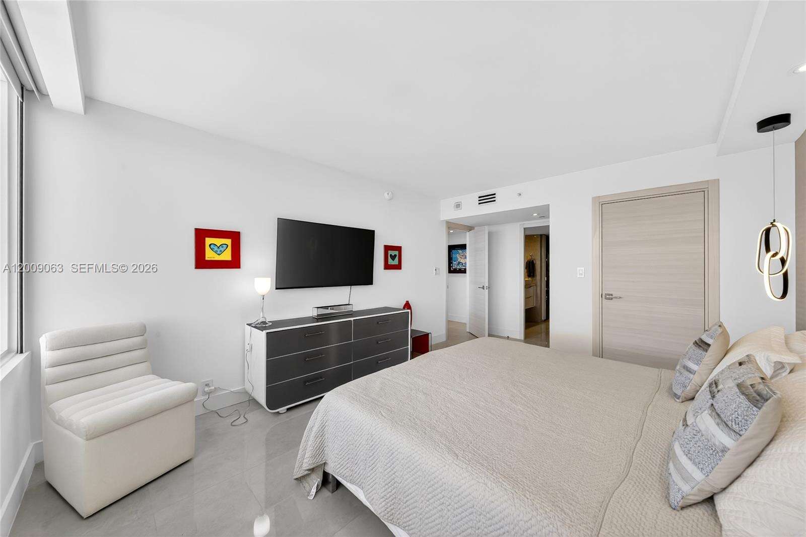South Pointe Towers at 400 Pointe Dr, Miami Beach, FL 33139 - For Rent photo 18