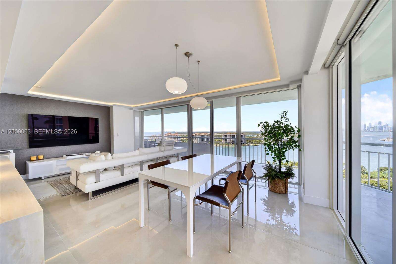 South Pointe Towers at 400 Pointe Dr, Miami Beach, FL 33139 - For Rent photo 3