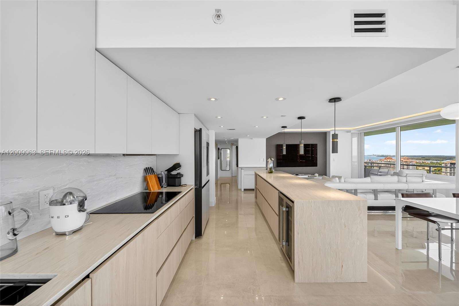 South Pointe Towers at 400 Pointe Dr, Miami Beach, FL 33139 - For Rent photo 5