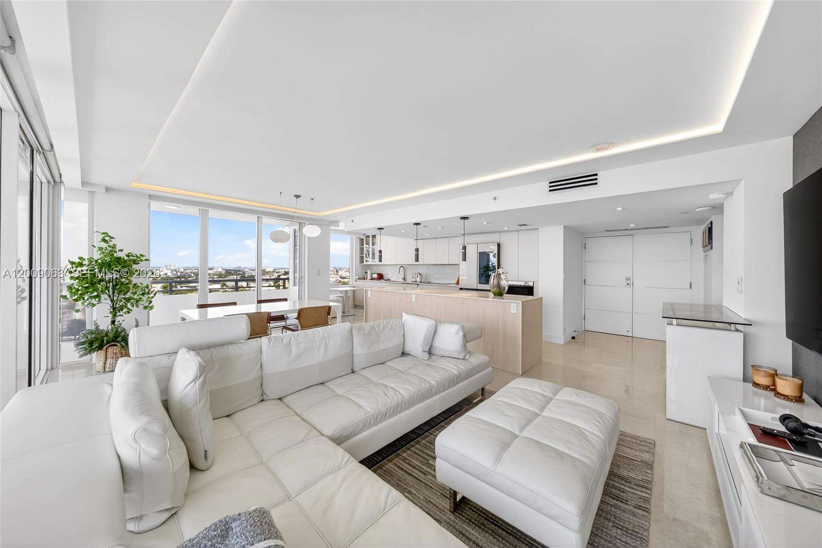 South Pointe Towers at 400 Pointe Dr, Miami Beach, FL 33139 - For Rent photo 10