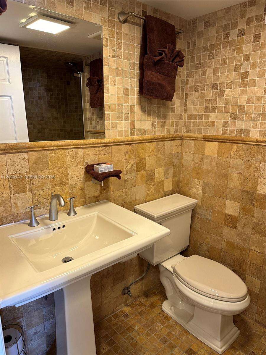 Maison Grande at 6039 Collins Ave, Miami Beach, FL 33140 - For Rent photo 14