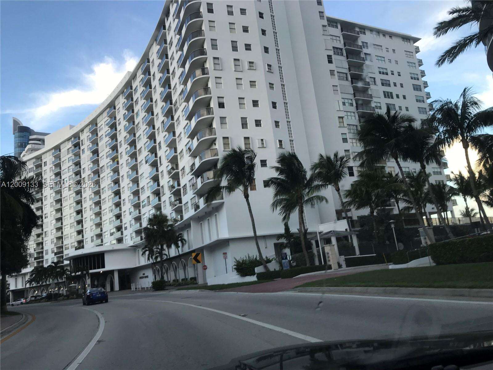Maison Grande at 6039 Collins Ave, Miami Beach, FL 33140 - For Rent photo 17