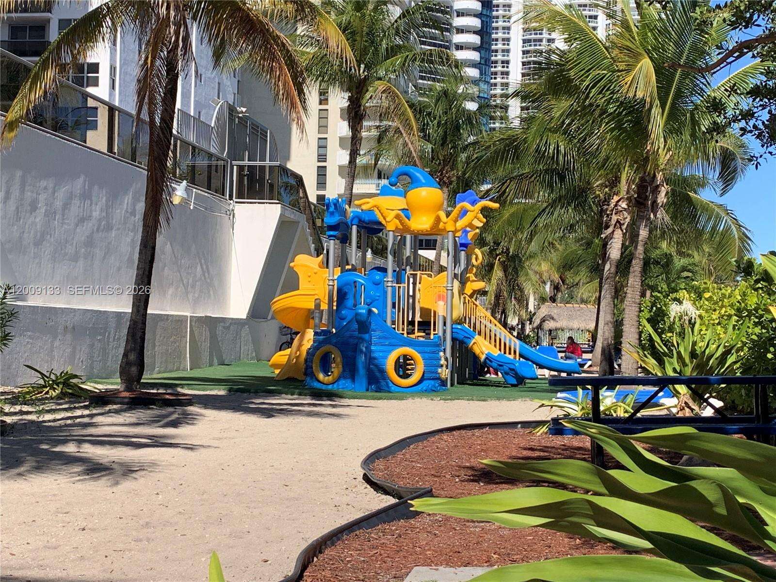 Maison Grande at 6039 Collins Ave, Miami Beach, FL 33140 - For Rent photo 19