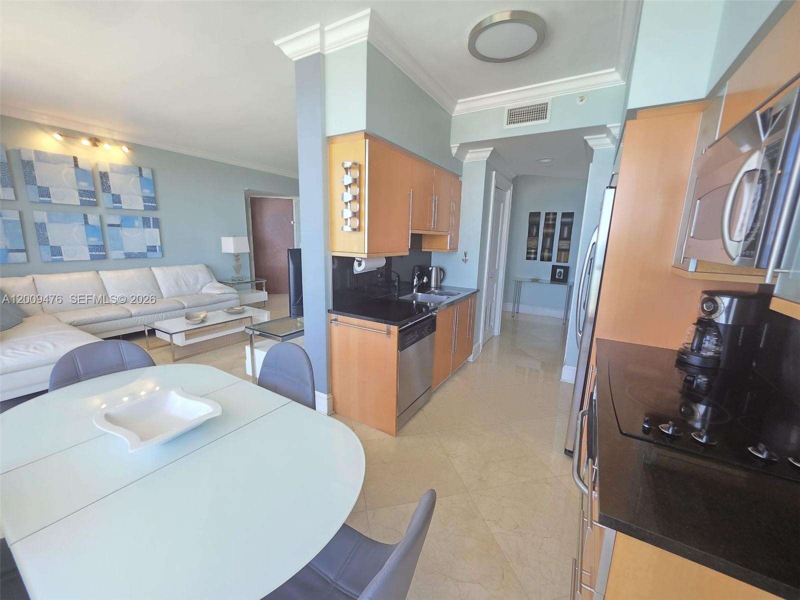Akoya at 6365 Collins Ave, Miami Beach, FL 33141 - For Rent photo 6