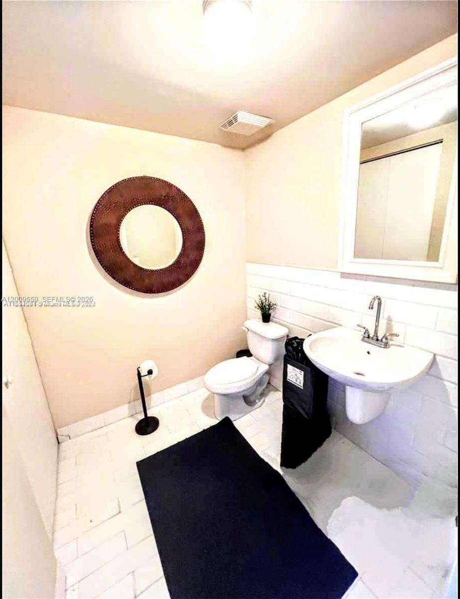 Neo Vertika at 690 1 Ct, Miami, FL 33130 - For Rent photo 12