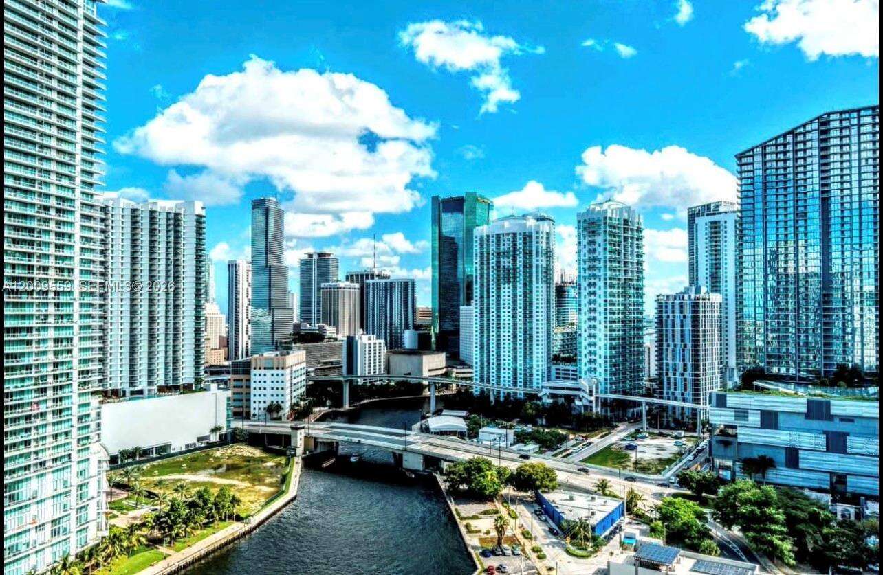 Neo Vertika at 690 1 Ct, Miami, FL 33130 - For Rent photo 17