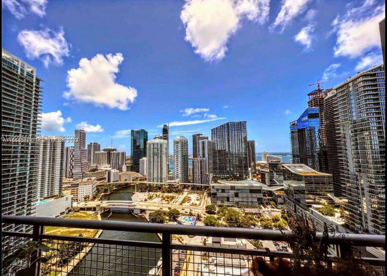 Neo Vertika at 690 1 Ct, Miami, FL 33130 - For Rent photo 18