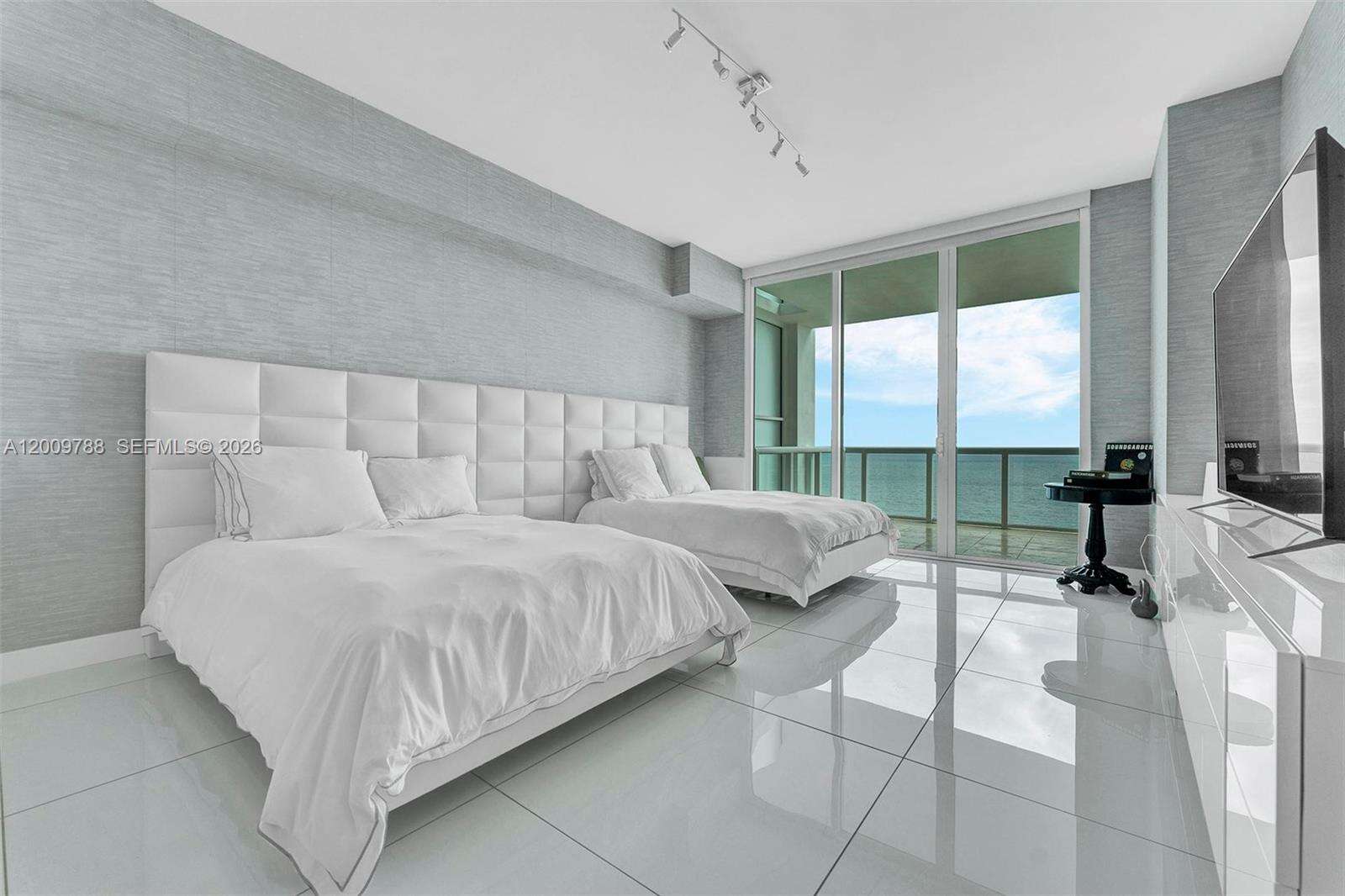 Continuum North Tower at 50 Pointe Dr, Miami Beach, FL 33139 - For Rent photo 11