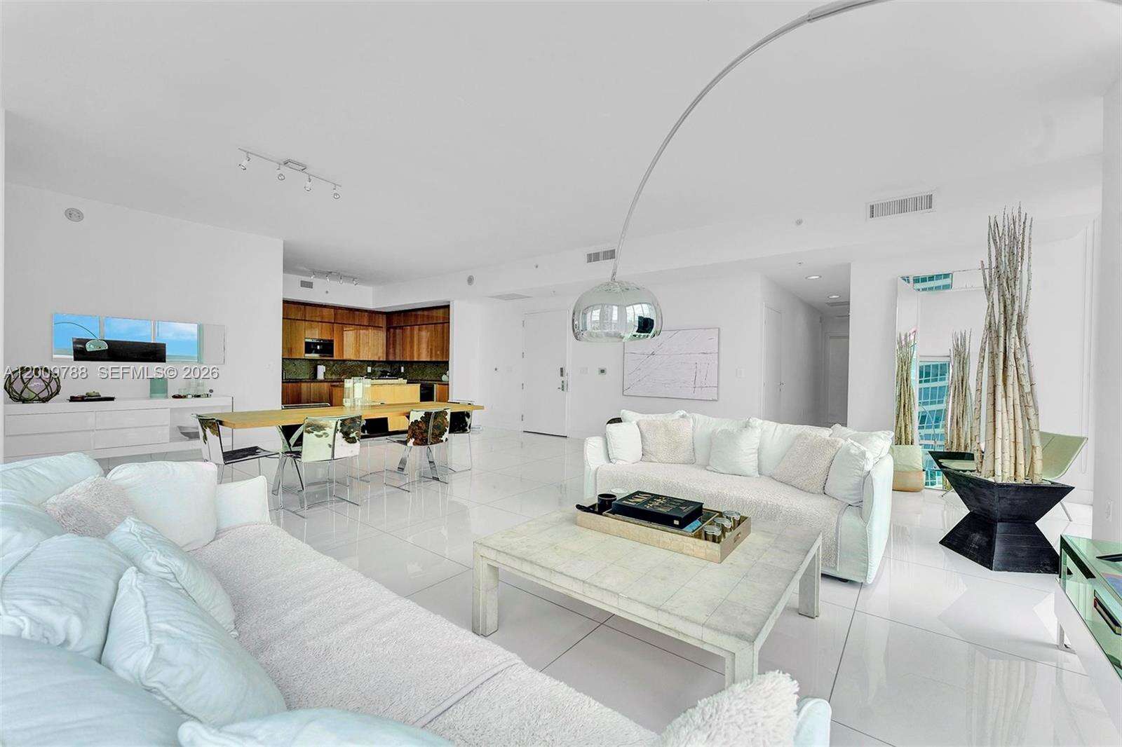 Continuum North Tower at 50 Pointe Dr, Miami Beach, FL 33139 - For Rent photo 14