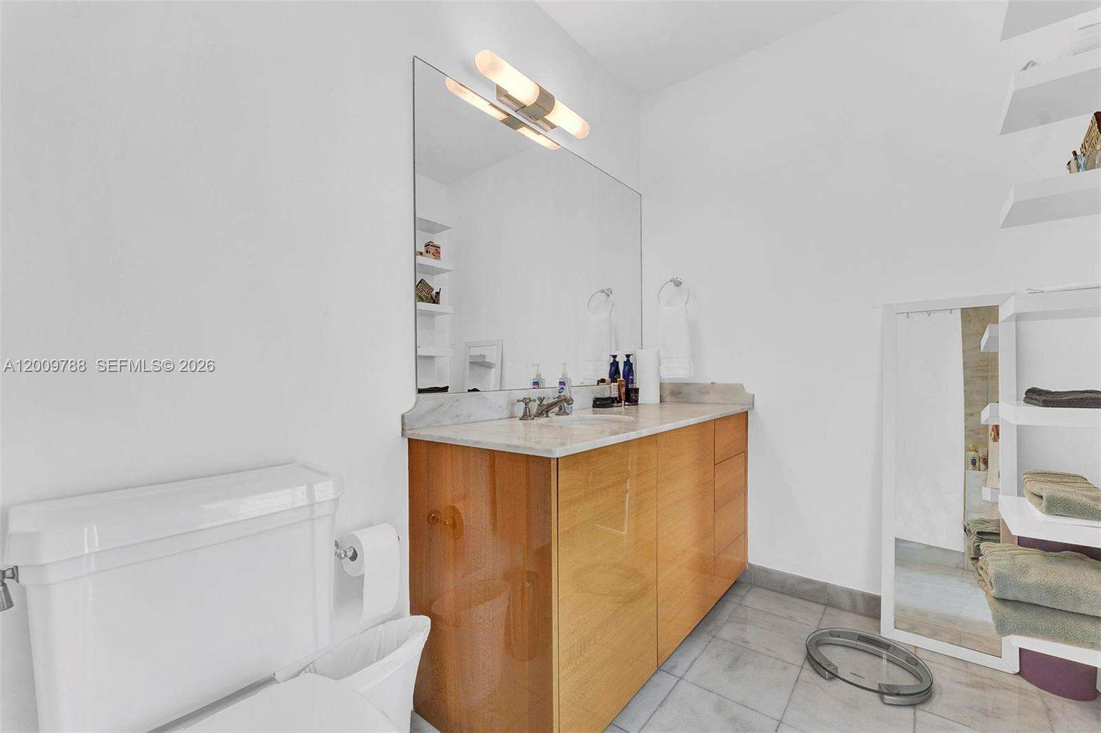 Continuum North Tower at 50 Pointe Dr, Miami Beach, FL 33139 - For Rent photo 15
