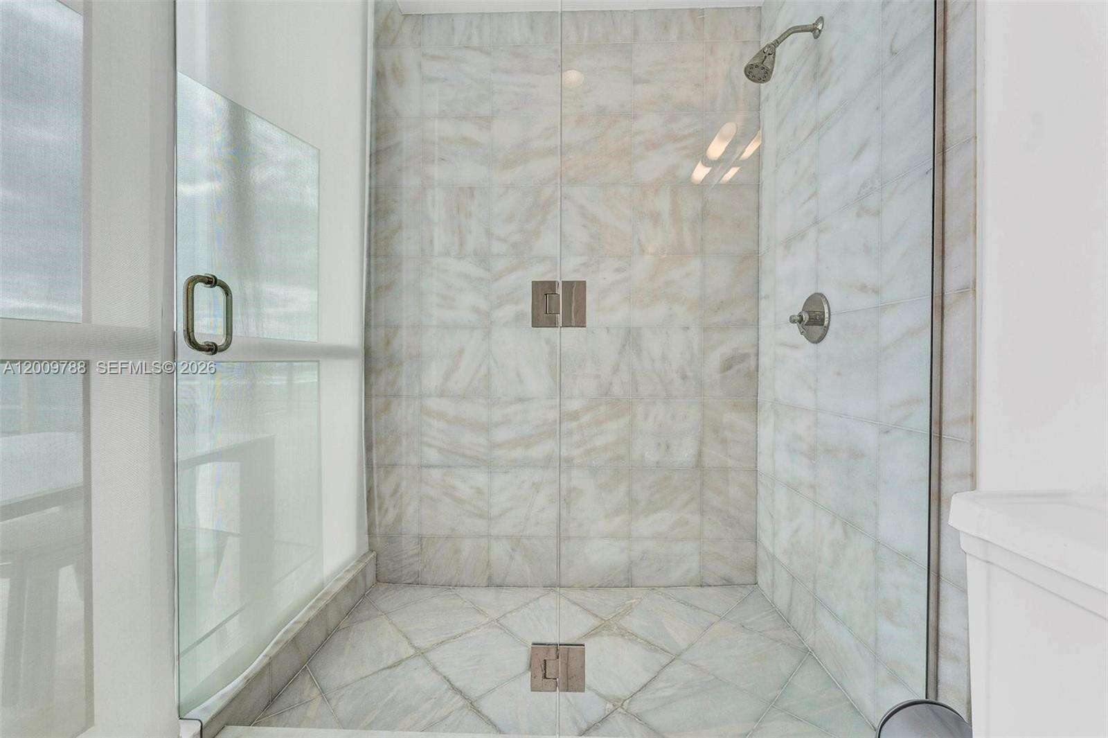 Continuum North Tower at 50 Pointe Dr, Miami Beach, FL 33139 - For Rent photo 17